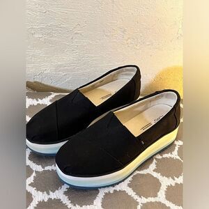 TOMS Women Alpargata Platform Espadrille size 8, NWOT, sold out in 8, amazing